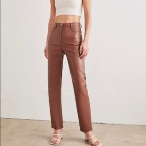 Super high-waisted, vegan leather pant
